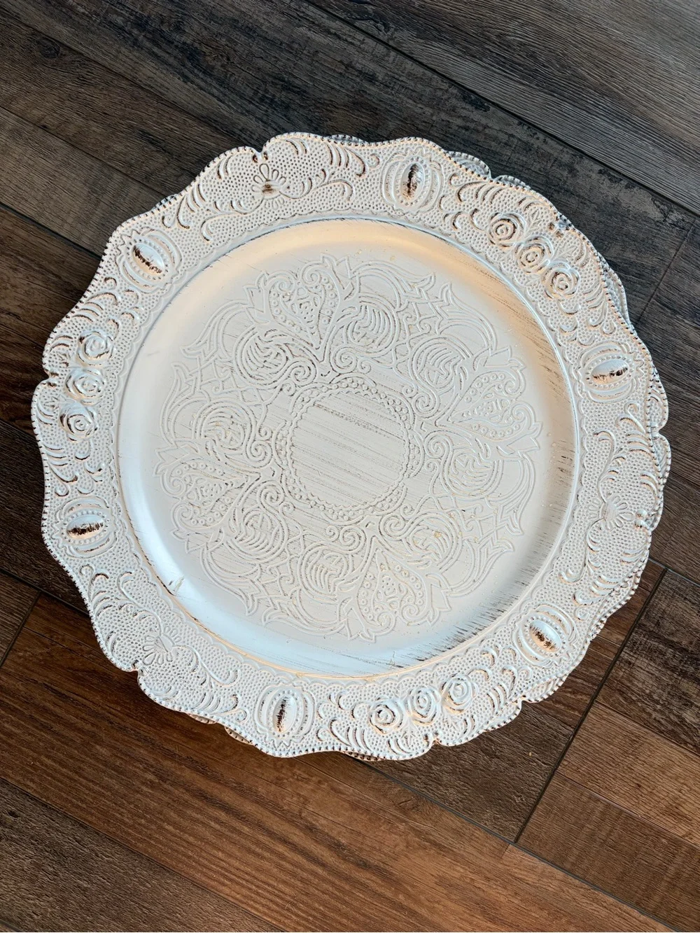 White Ornate Decorative Charger Plates (6) - Elegant Home Dining Accent